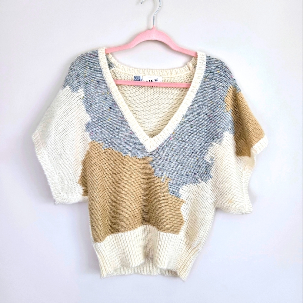 😺VTG boho acrylic sweater